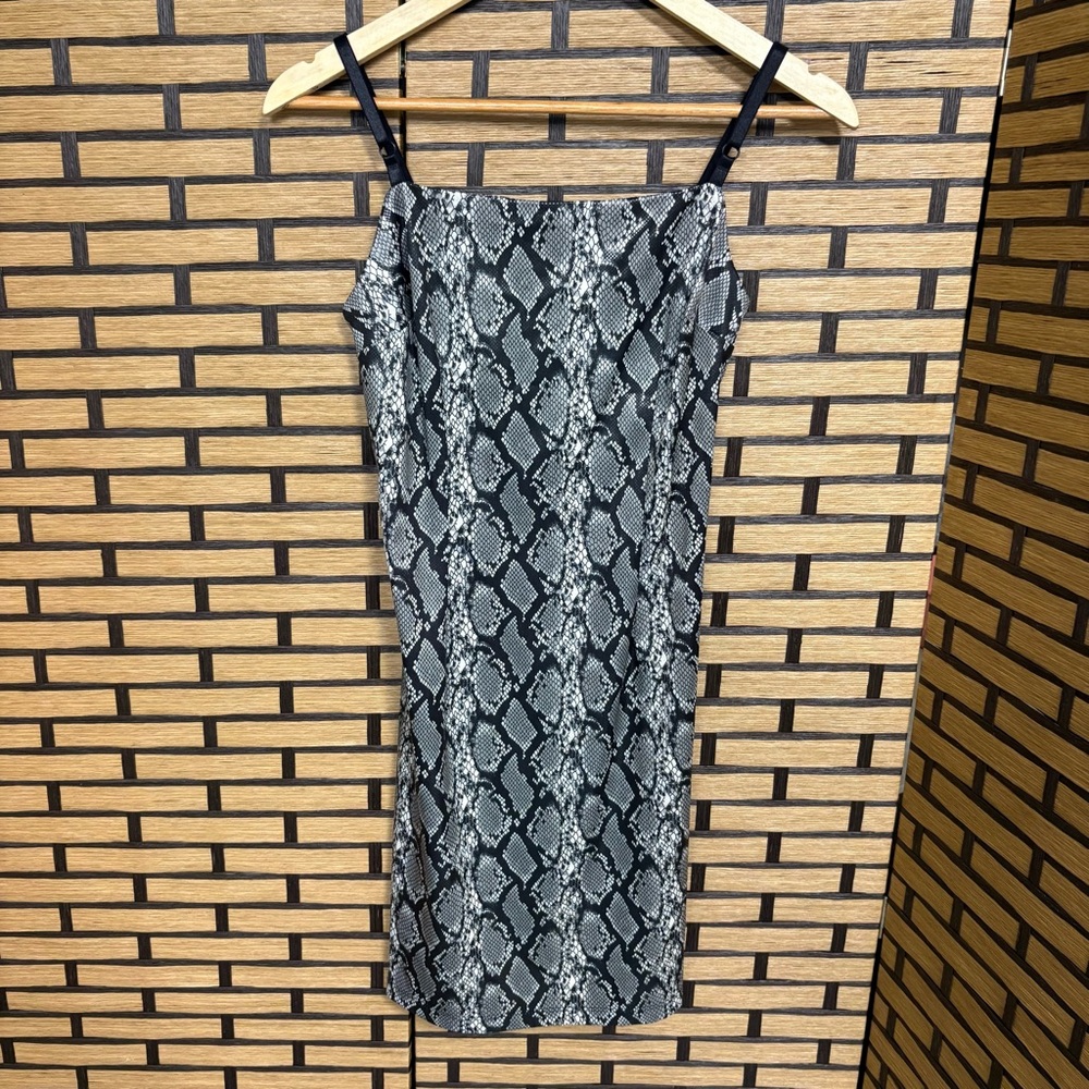 Vamp Gray And‎ Black Snakeskin Pattern Dress Size Small